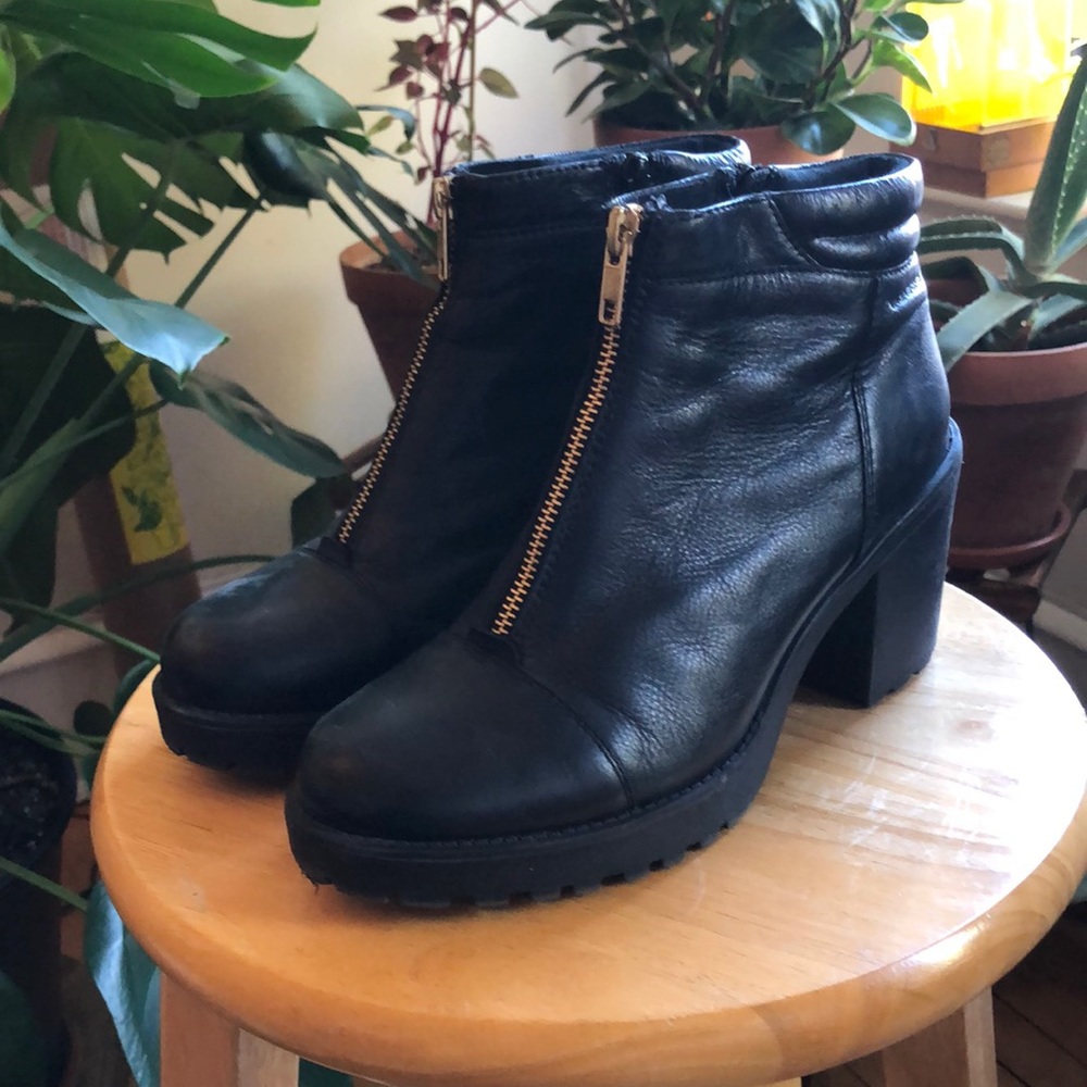 black Vagabond heeled boots